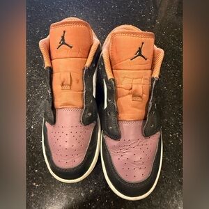 Nike Air Jordon 1 Low GS 3.5 High-Top Sneakers in Orange and Black